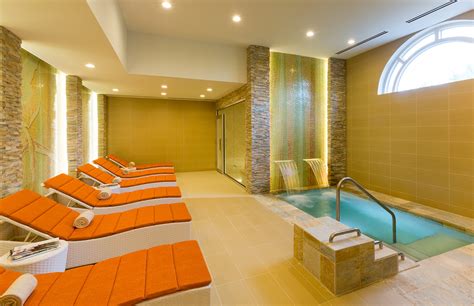 Summer spa - These spa resorts in Houston have great views and are well-liked by travelers: Hotel ZaZa Houston Museum District - Traveler rating: 4.5/5 The Houstonian Hotel, Club & Spa - Traveler rating: 4.5/5 